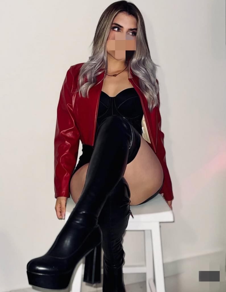 Chica busca chico en Alicante: Chica busca chico