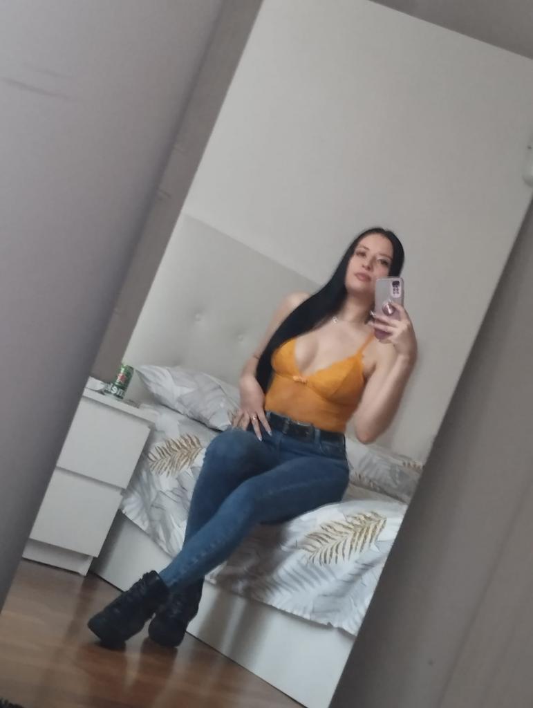 624172640: Chica busca chico en Barcelona
