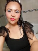 610739471: Chica busca chico en Barcelona