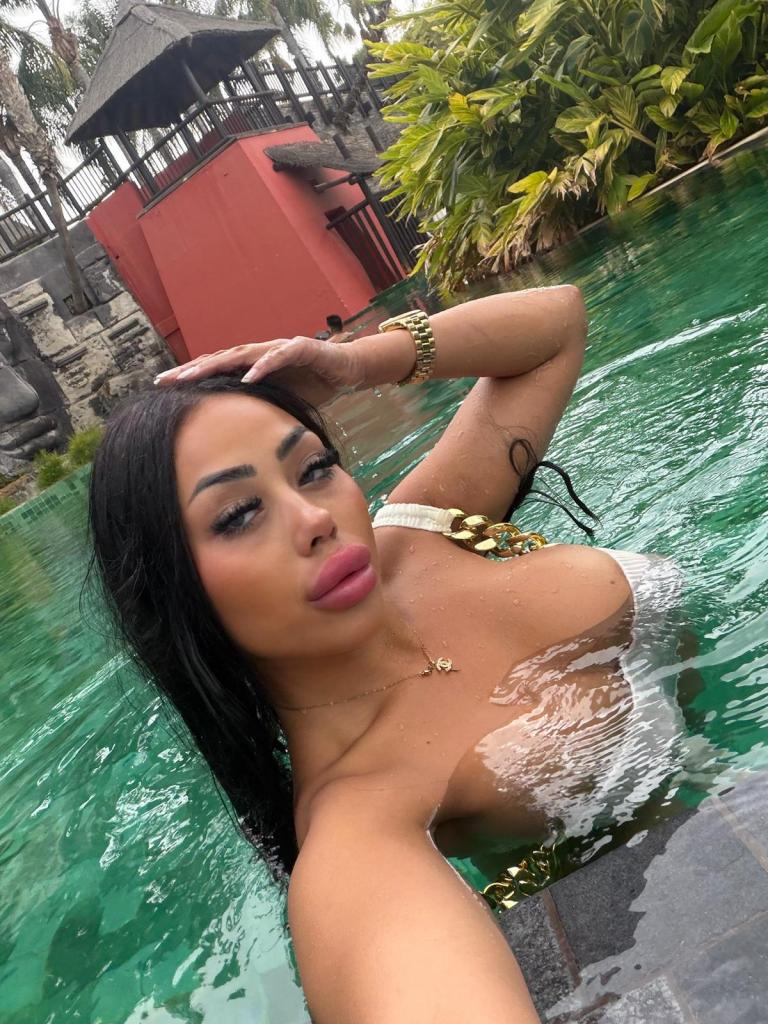 612206345: Chica busca chico en Valencia