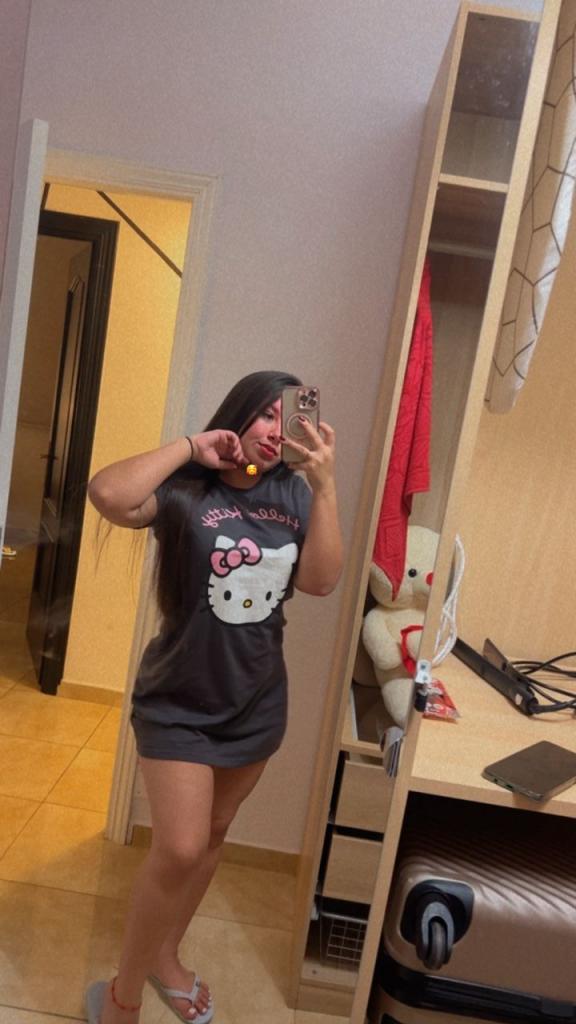 672861458: Chica busca chico en Sevilla