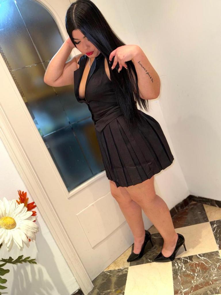 672861458: Chica busca chico en Sevilla