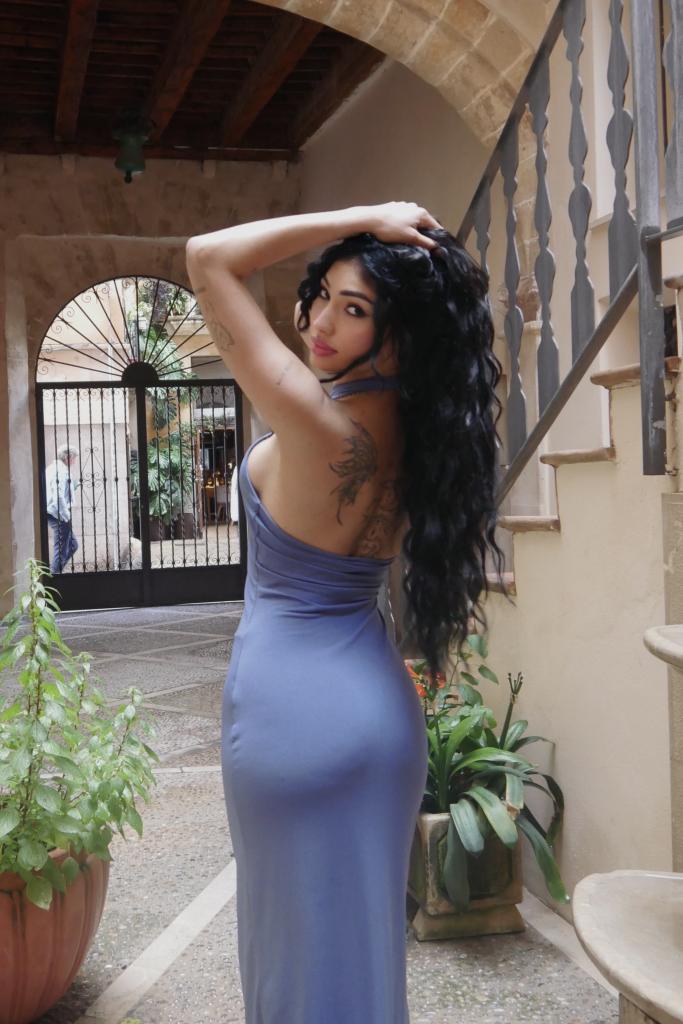672877444: Chica busca chico en Ibiza