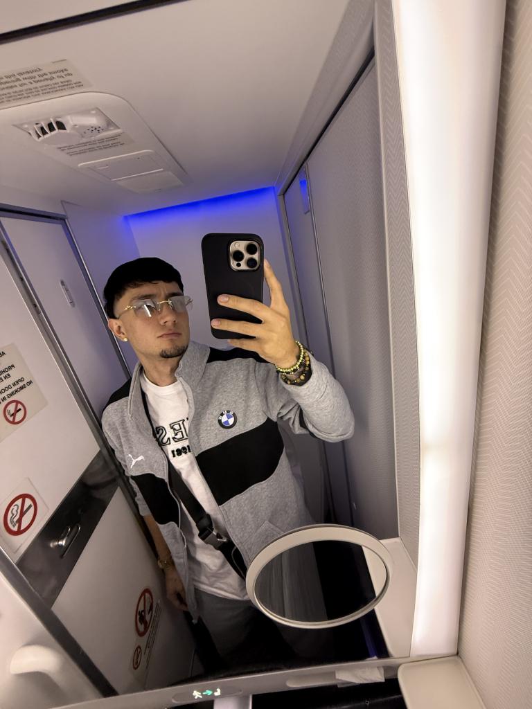 631367345: Chico busca chica en Mallorca