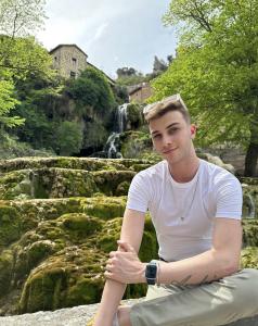 641905937: Chico busca chica en Valencia