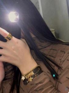 614669371: Chica busca chico en Madrid