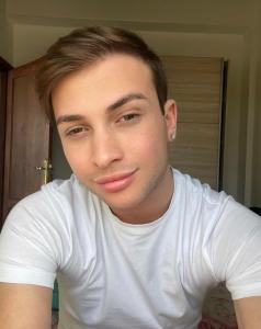 641905937: Chico busca chica en Valencia