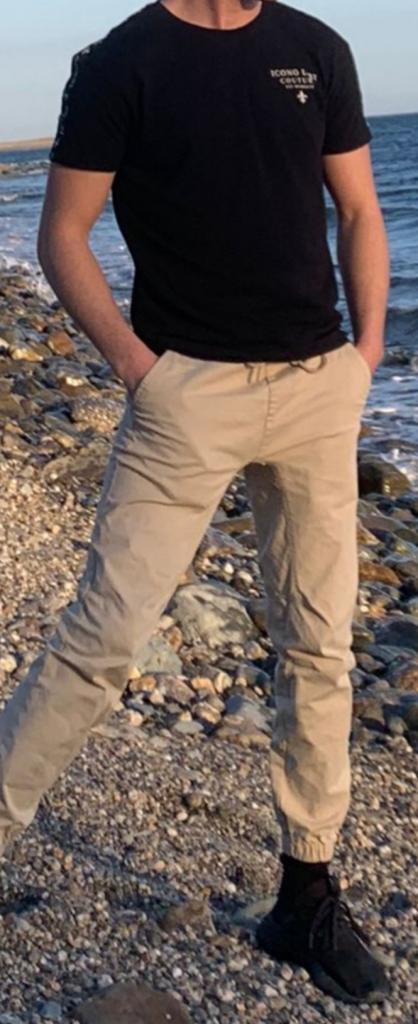 Chico busca chica en Granada: 