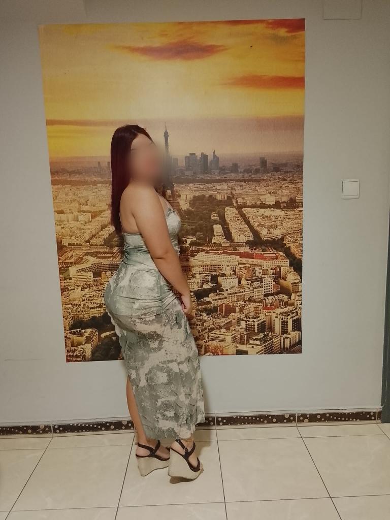 613798215: Chica busca chico en La Coruña