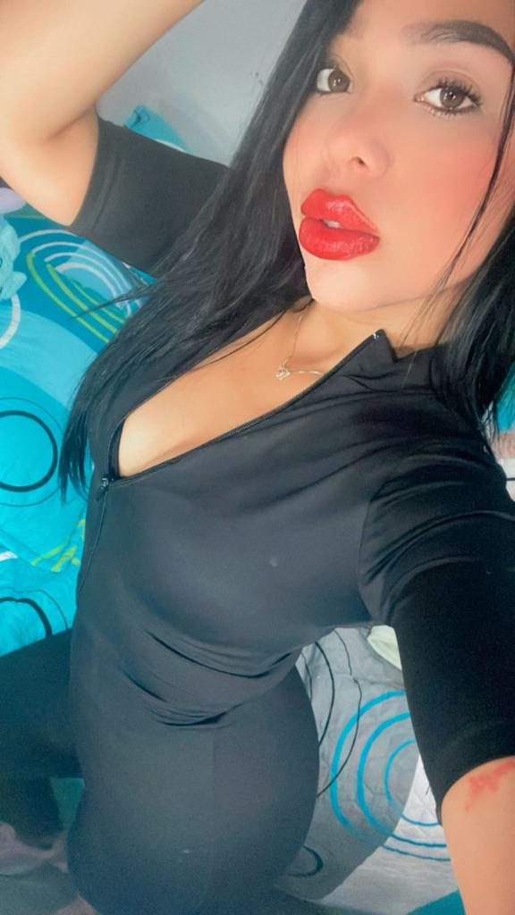 631628066: Chica busca chico en Barcelona