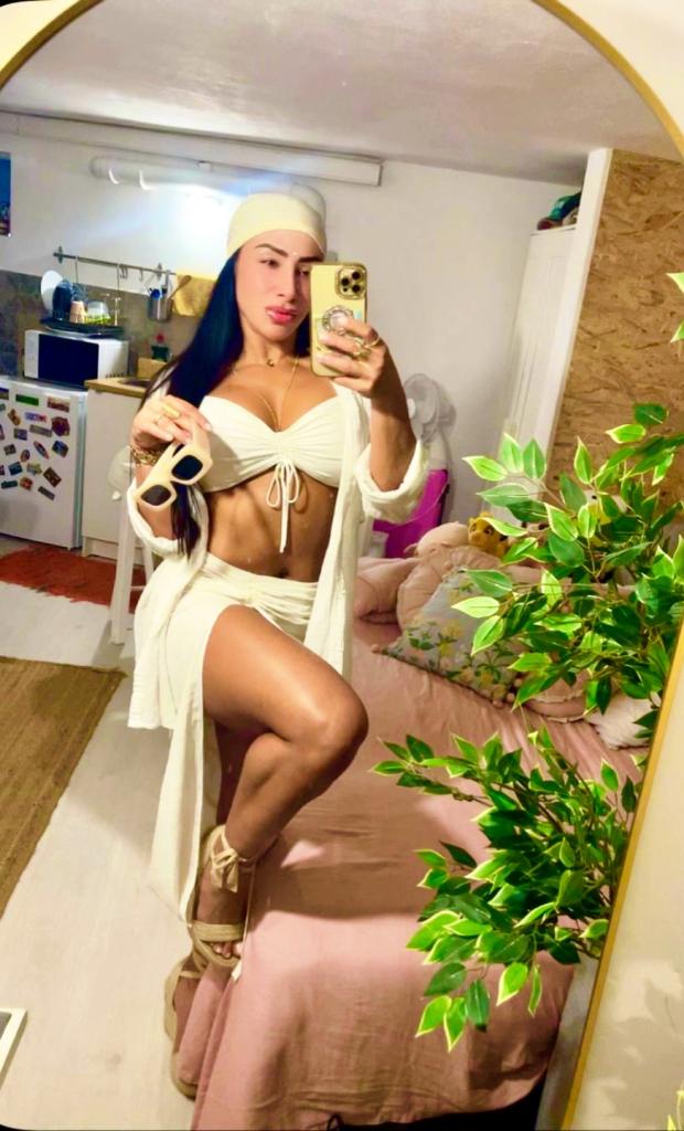 632957334: Chica busca chico en Badajoz