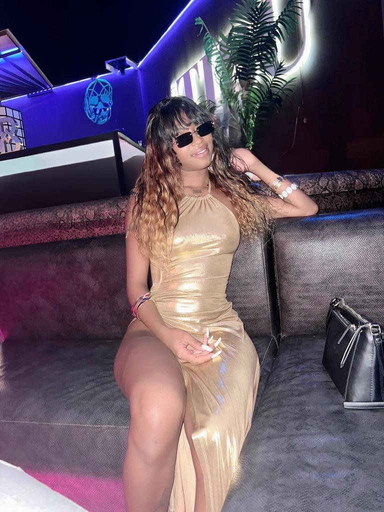 Chica busca chico en Granada: 