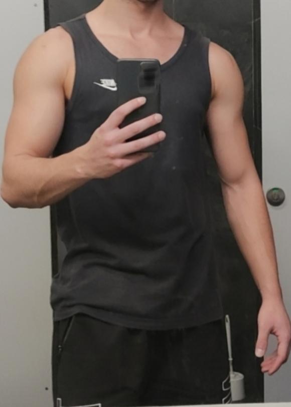 Chico busca chica en Granada: 