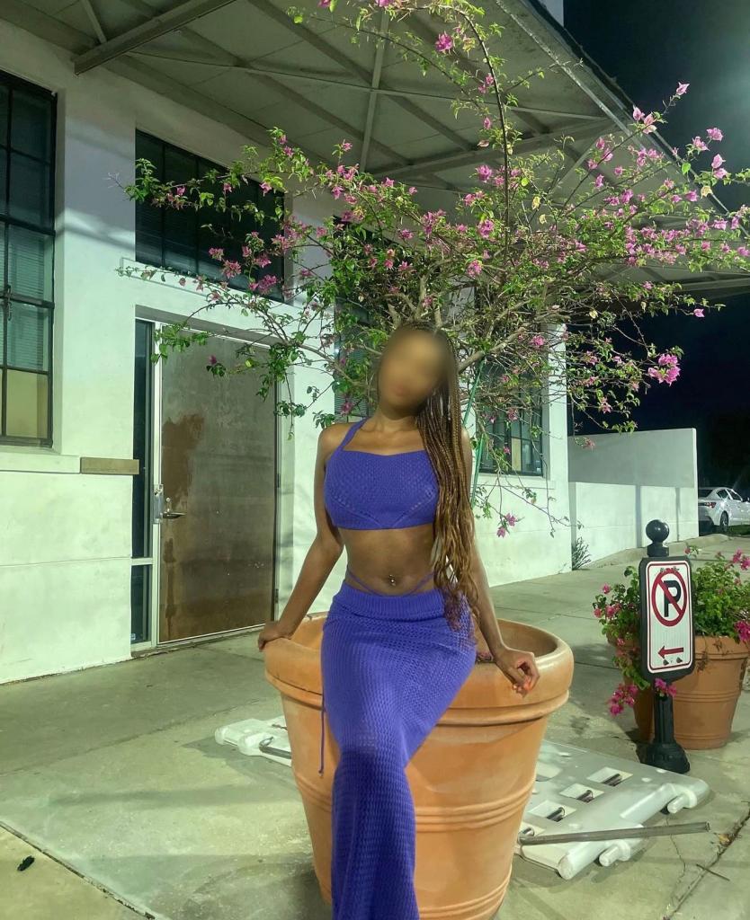 689441201: Chica busca chico en Pontevedra