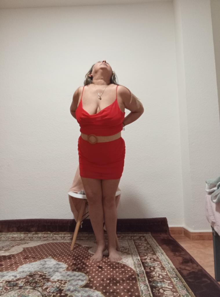 695725686: Chica busca chico en Murcia