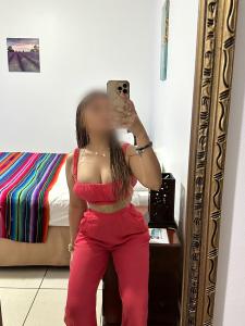 672544895: Chica busca chico en Pontevedra