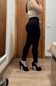 634114987: Chica busca chico en Barcelona