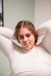 631327510: Chica busca chico en Barcelona