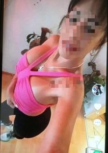 663811939: Chica busca chico en Barcelona