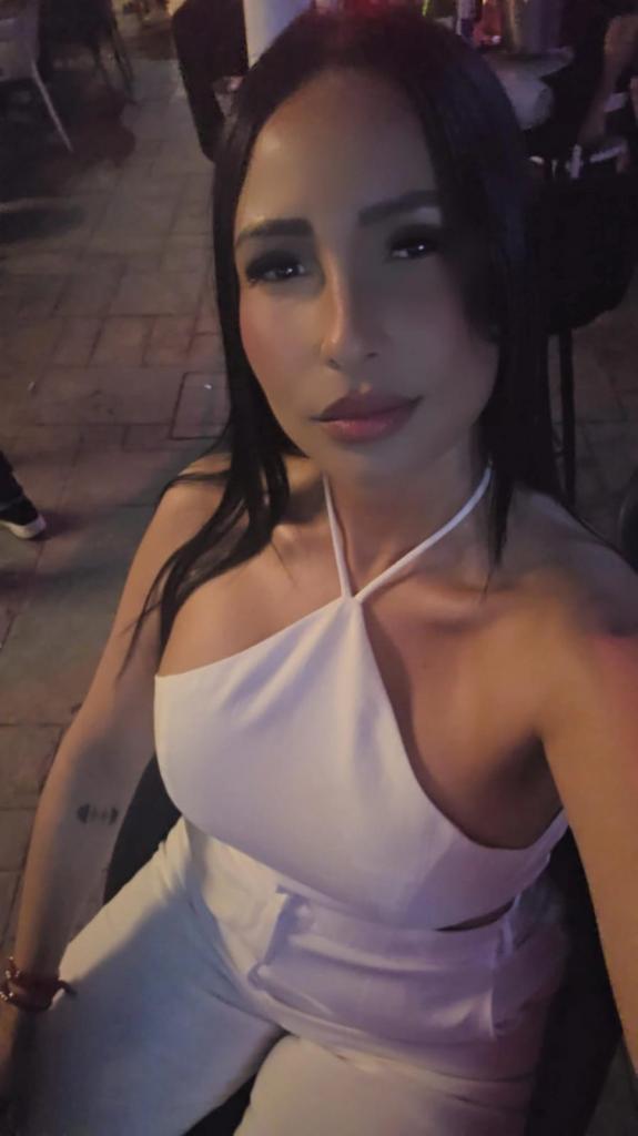 633053779: Chica busca chico en Barcelona