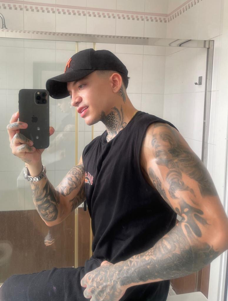 Chico busca chica en Asturias: 