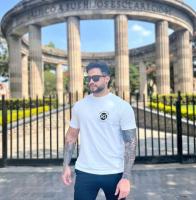 631783317: Chico busca chica en Barcelona