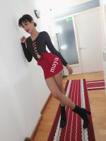 611223413: Chica busca chico en Barcelona