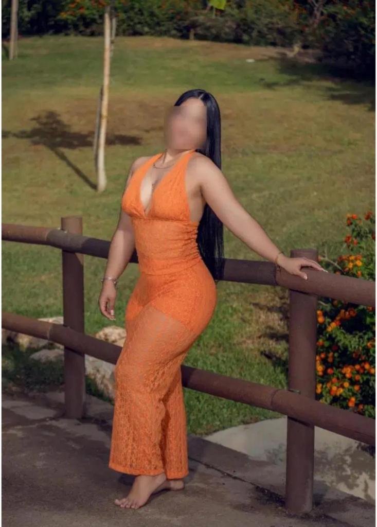 Chica busca chico en Ibiza: Chica busca chico