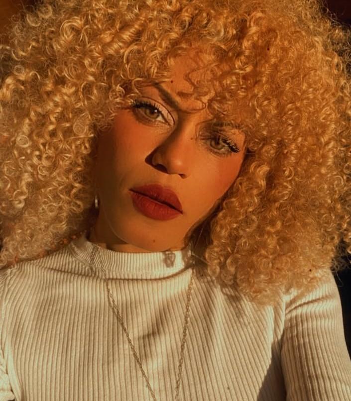 Chica busca chico en Almería: 