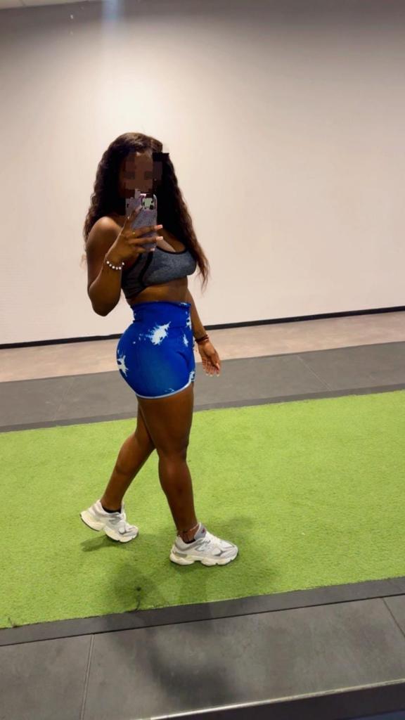 677315283: Chica busca chico en Cádiz