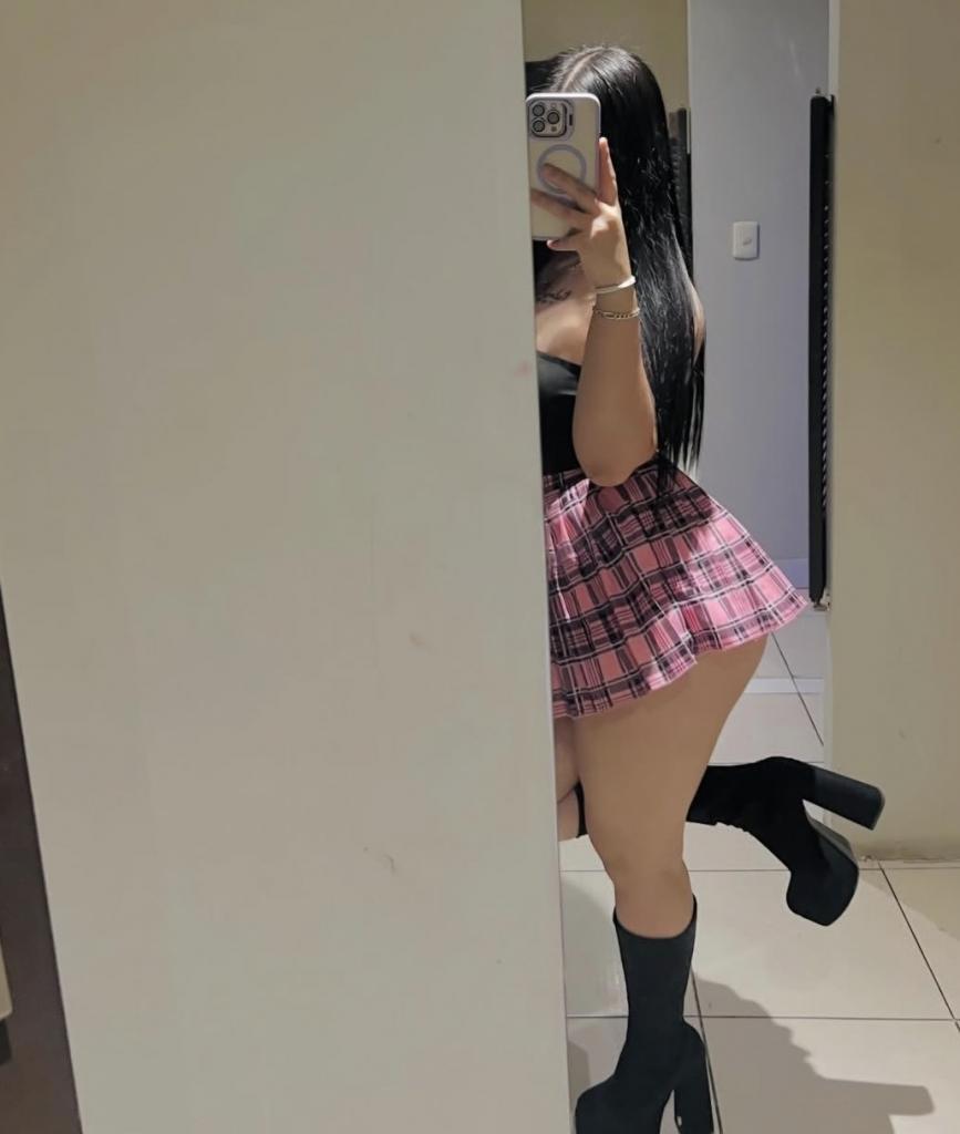 742057920: Chica busca chico en Málaga