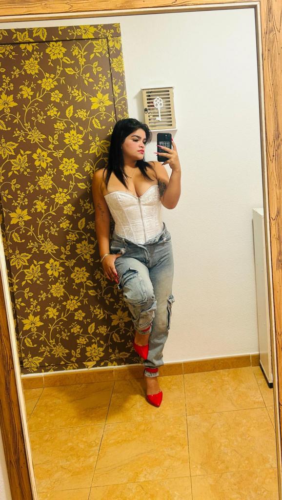 Chica busca chico en Alicante: Chica busca chico