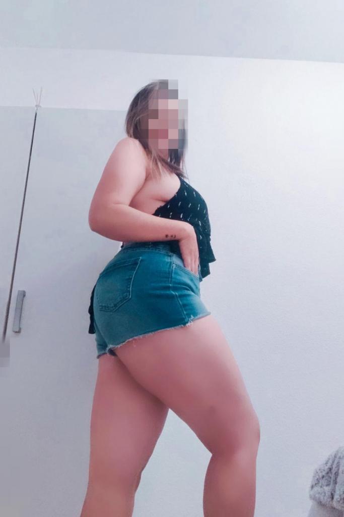 Chica busca chico en Cádiz: 