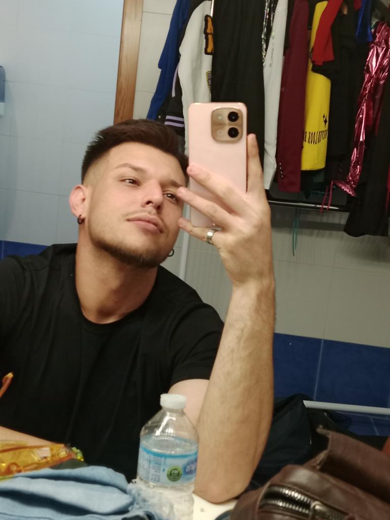 Chico busca chica en Huelva: 