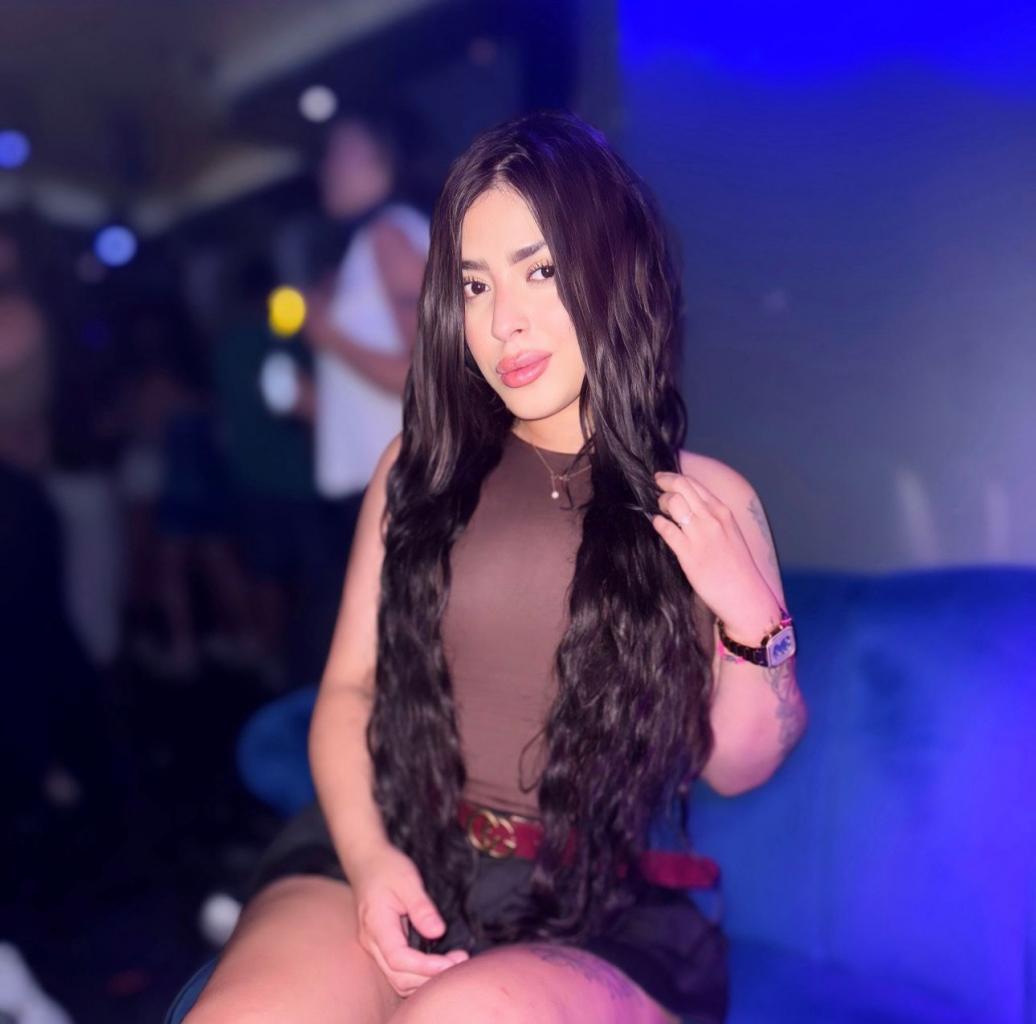 Chica busca chico en Ibiza: 