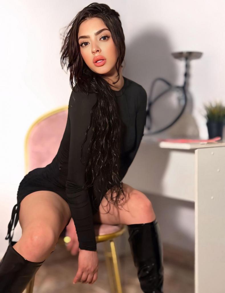 Chica busca chico en Ibiza: 