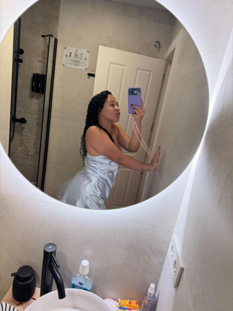 655163099: Chica busca chico en Barcelona