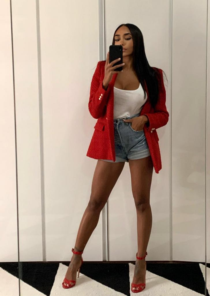 Chica busca chico en Alicante: Chica busca chico