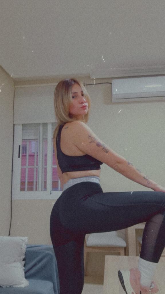 Chica busca chico en Almería: 