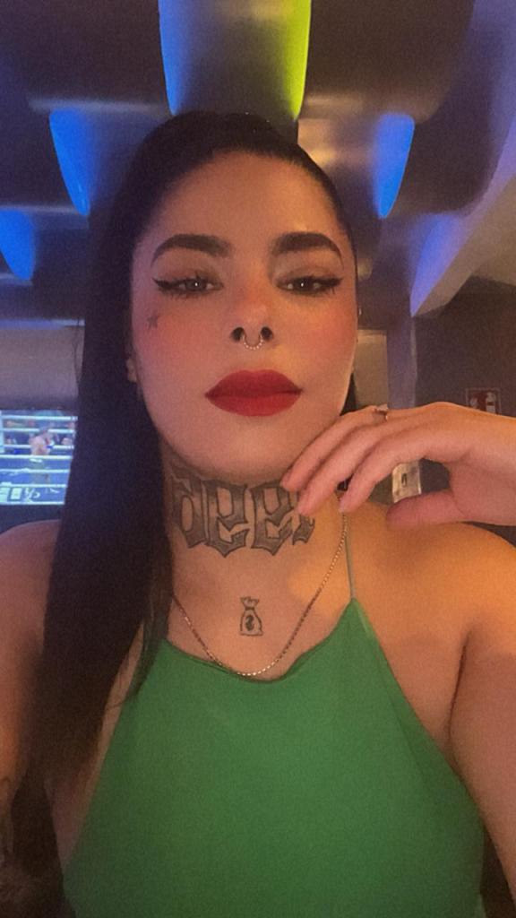 Chica busca chico en Almería: 