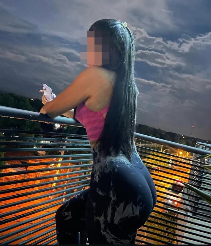 Chica busca chico en Ibiza: 