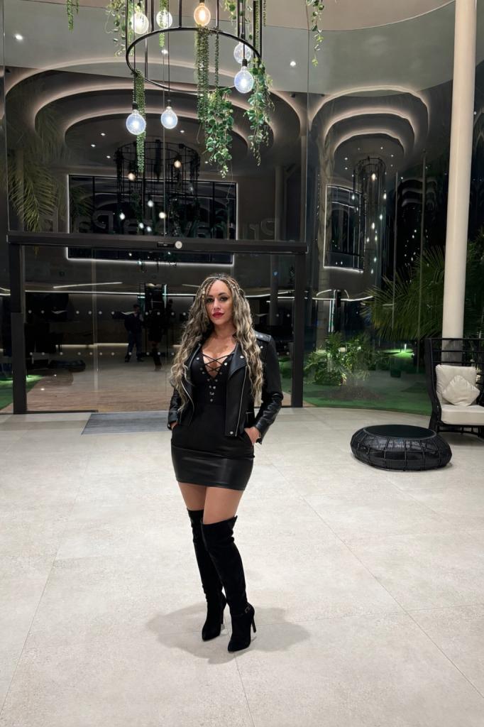 637597573: Chica busca chico en Alicante