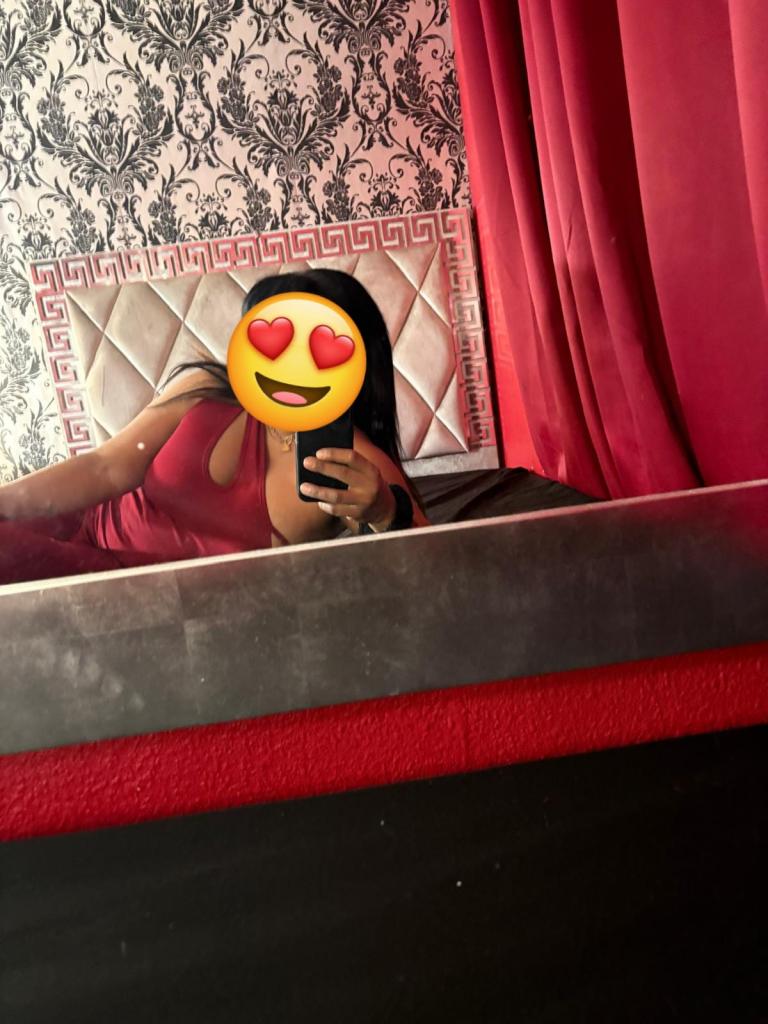 Chica busca chico en Barcelona: 