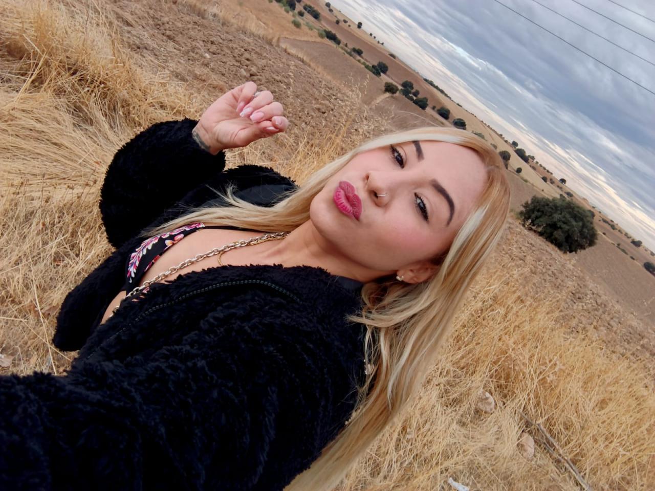 Chica busca chico en Ibiza: 