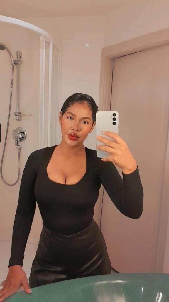 603944191: Chica busca chico en Almería