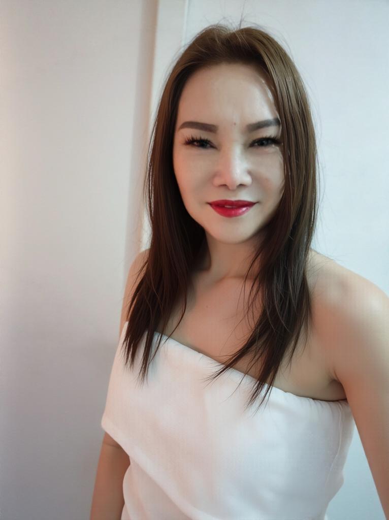 Chica busca chico en Ibiza: Chica busca chico