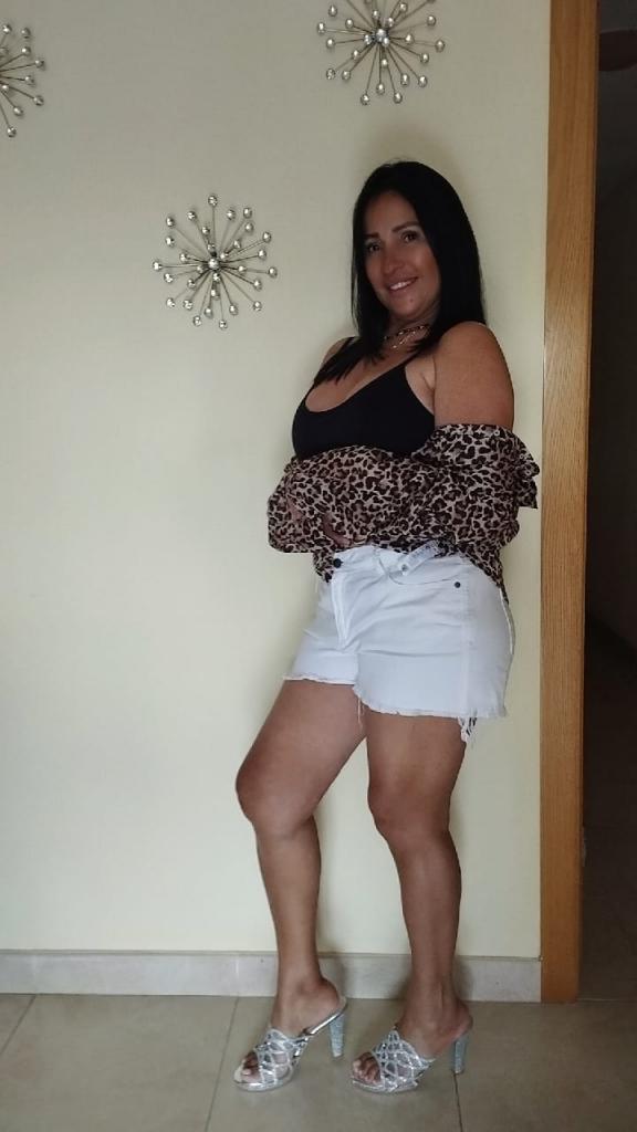 Chica busca chico en Tenerife: 