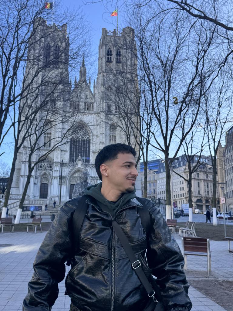 605368542: Chico busca chica en Madrid