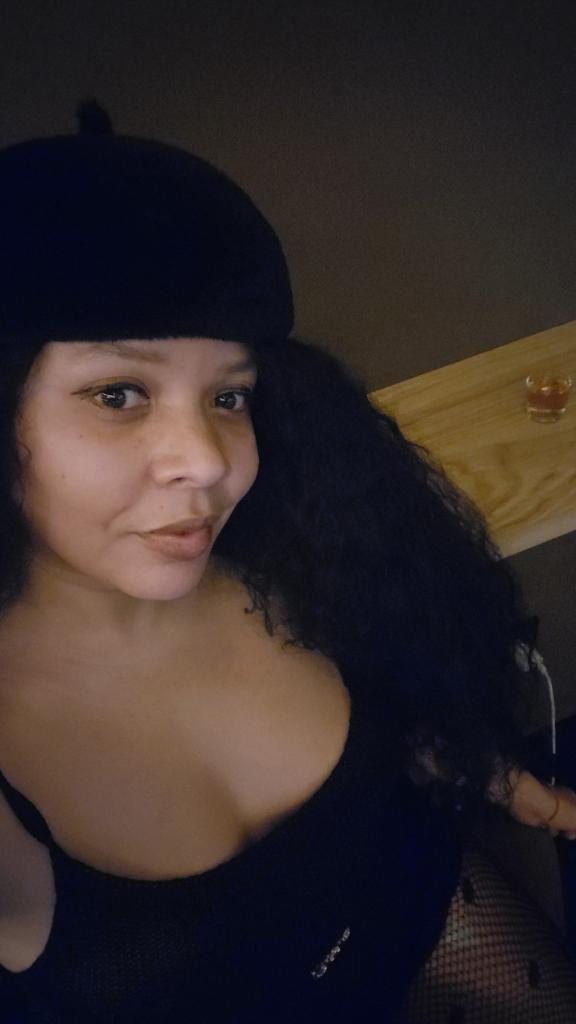 602361127: Chica busca chico en Huesca