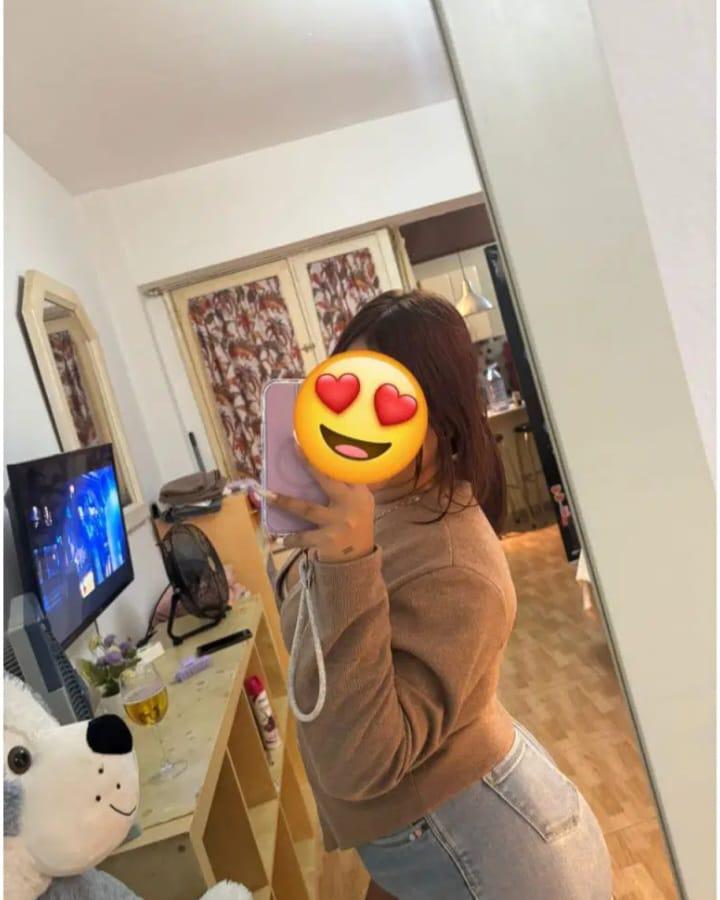 643967263: Chica busca chico en Huelva